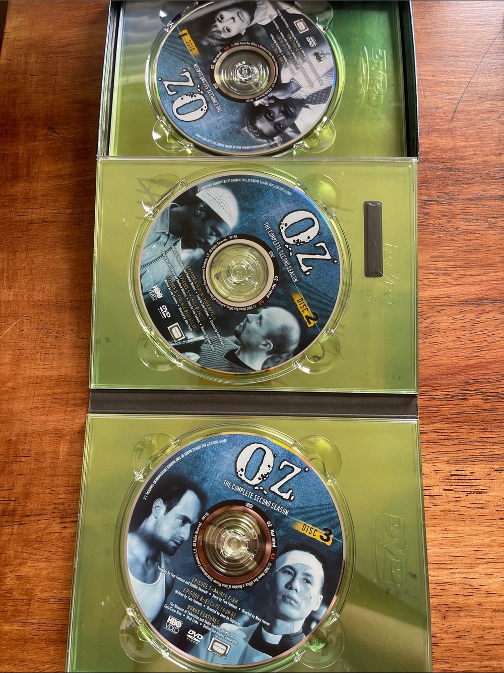 OZ Seasons 1-3 DVD Box Set - Picture 7 of 10